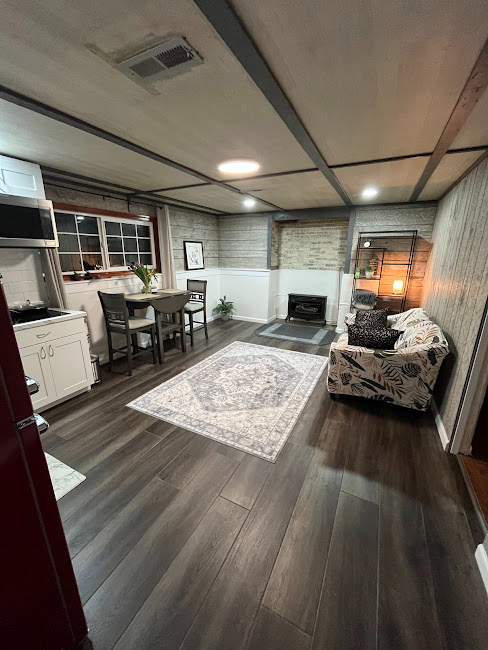 Kirkland House: 11601 NE 155th St,