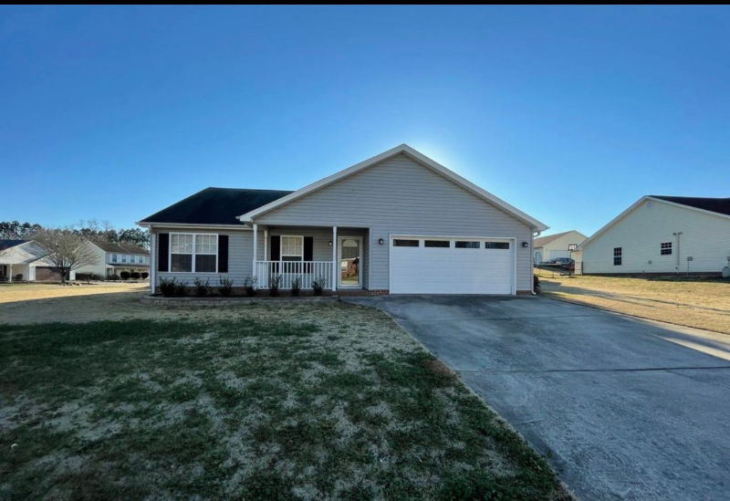 Greenville House: 28 Sweetland Ct