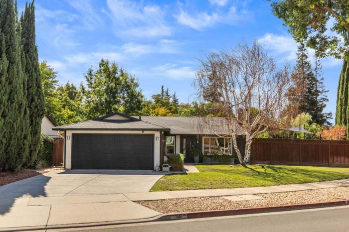 San Jose House: 50 Cheltenham Way