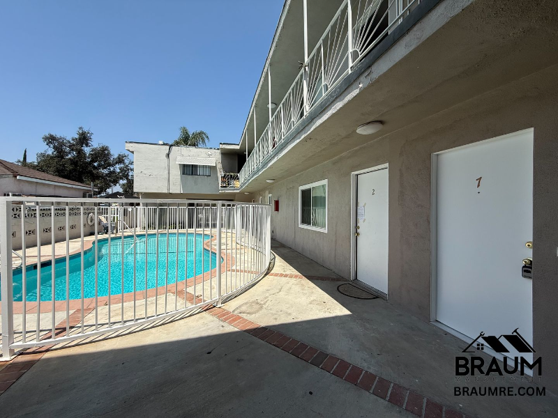 North Hollywood Apartment: 6636 Tujunga Ave