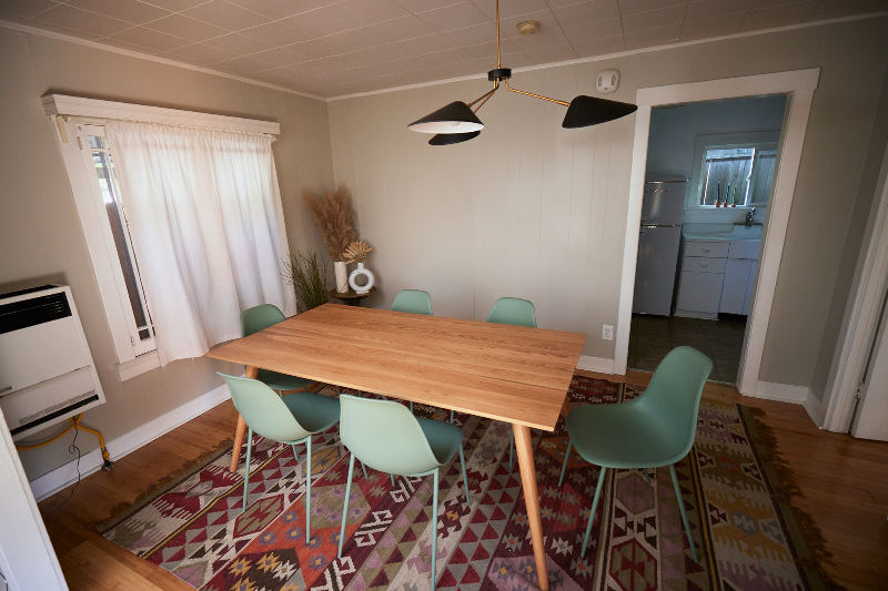 Los Angeles Multiplex: 141 Roselawn Pl,