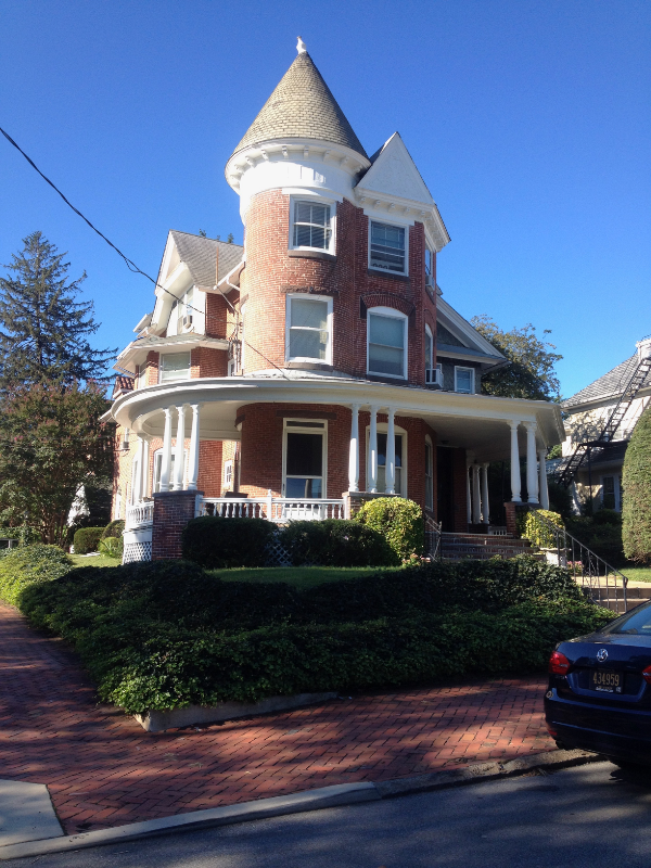 wilmington Apartment: 1200 W 10th st