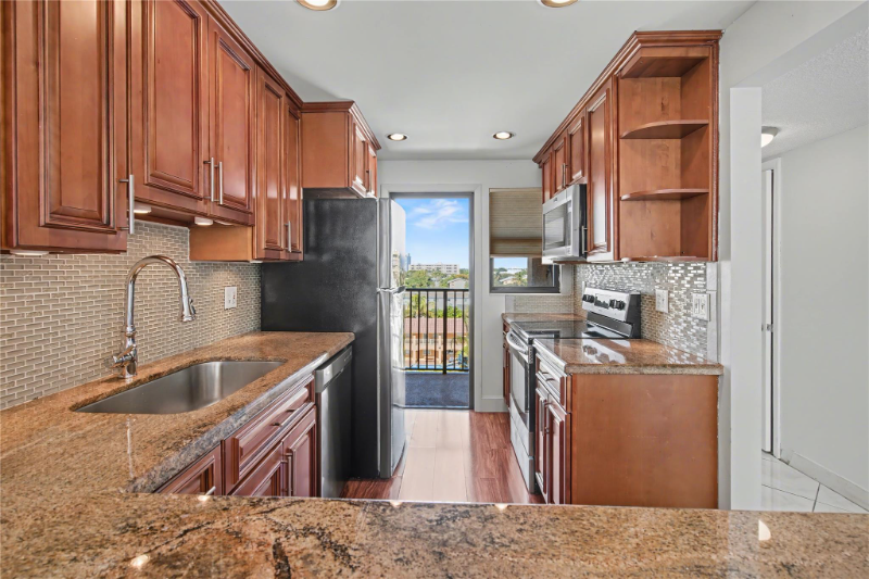 Pompano Beach Condo: 801 N Ocean Boulevard 604