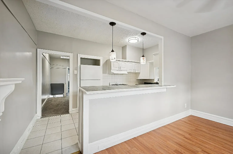 Philadelphia Apartment: 7212 Oxford Ave