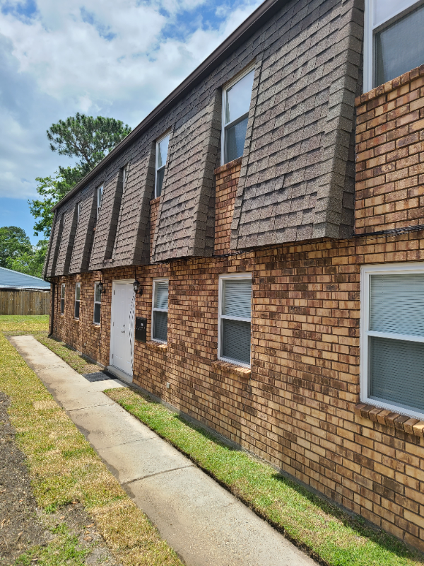 Harahan Multiplex: 1616 Hickory Apt. C