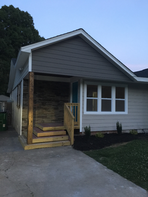 Charlotte House: 4633 Murrayhill Rd