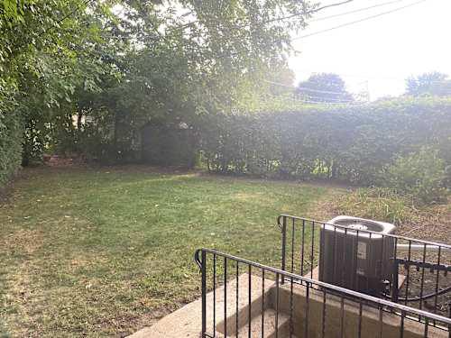 Skokie House: 8854 E PRAIRIE Rd