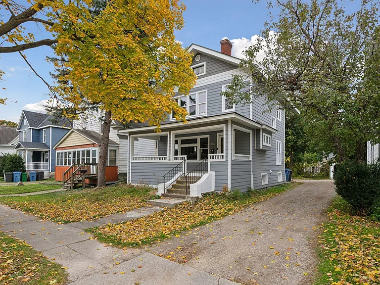 Minneapolis House: 1085 16th Ave SE