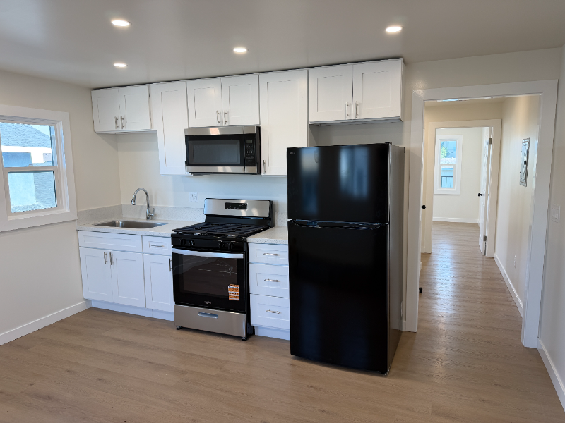 Long Beach Apartment: 1443 Linden Ave