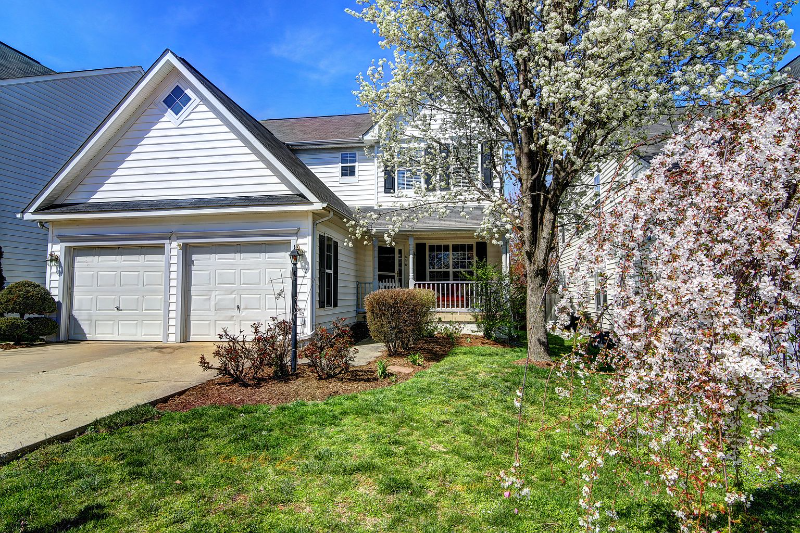 Leesburg House: 636 Nathan Pl NE