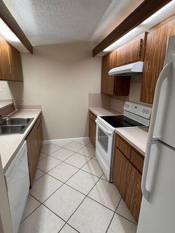 West Palm Beach Townhome: 3310 33 Way