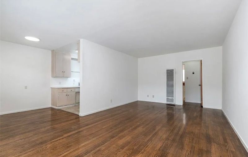 Long Beach Condo: 1015 E Ocean Blvd.