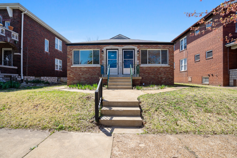 Saint Louis Apartment: 4976 Oleatha Ave