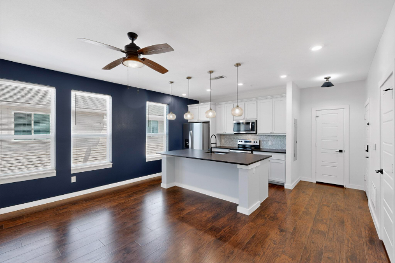 Denton Apartment: 800 S. Welch St