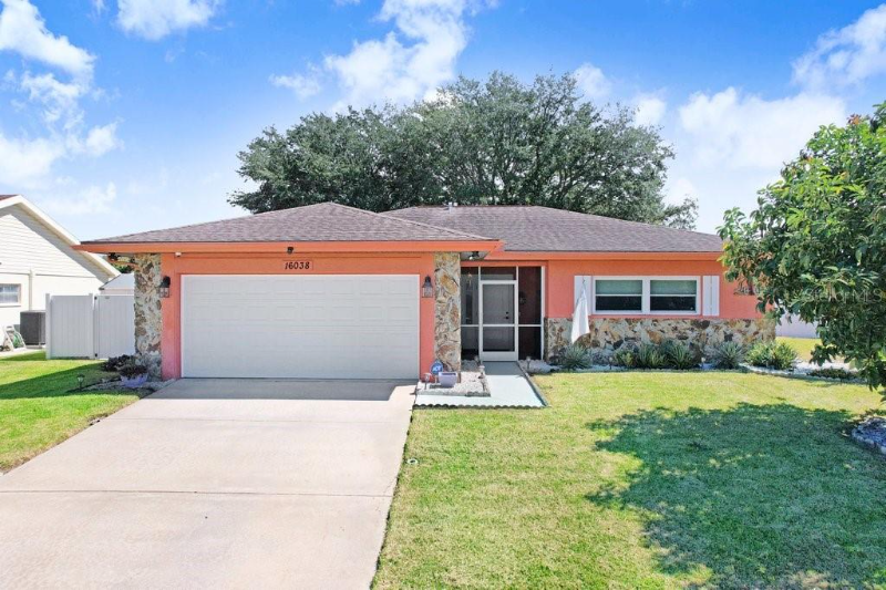 Hudson House: 16038 TREE LINE DR