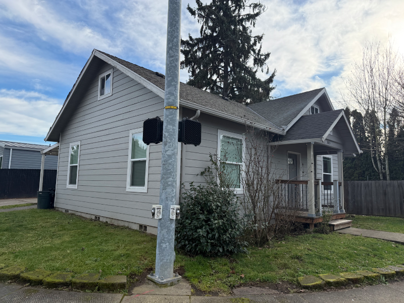 Vancouver House: 3015 fruit valley rd