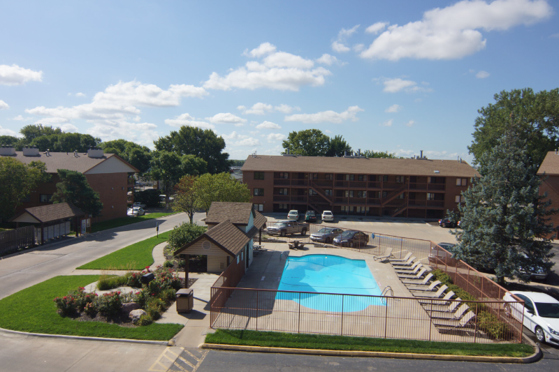 Lincoln Apartment: 1800 Knox Street