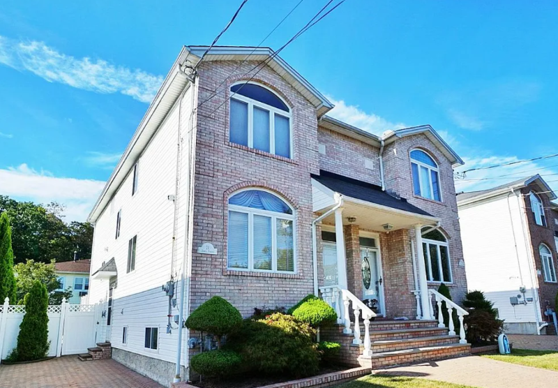 Staten Island House: 21 Jumel St