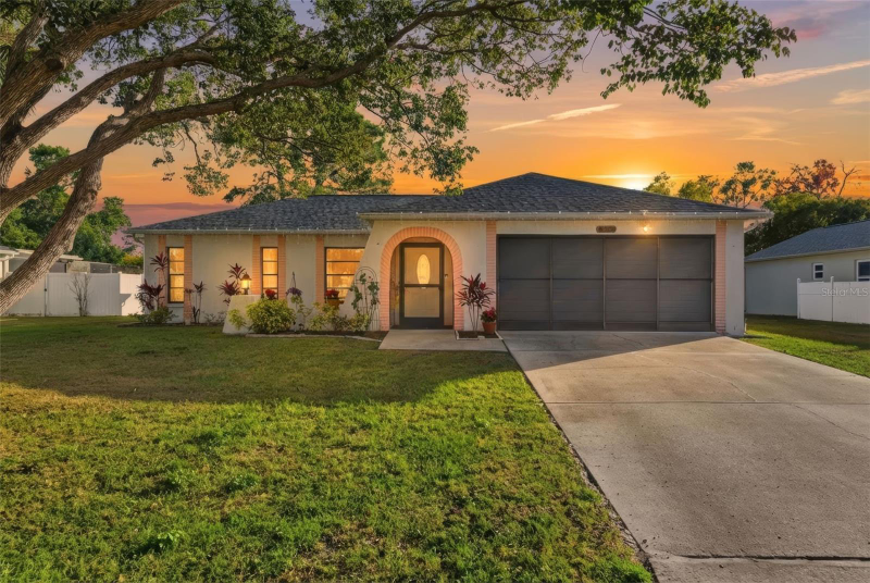 Spring Hill House: 8164 PAGODA DR