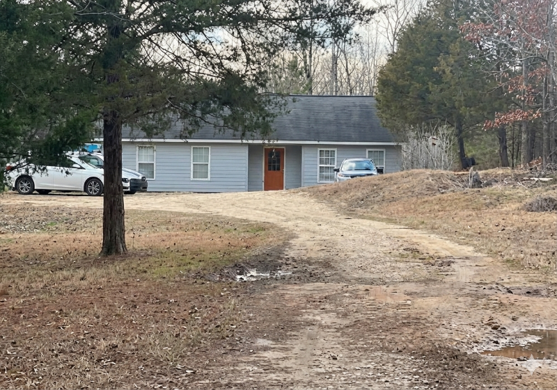 Batesville House: 510 Henderson Rd