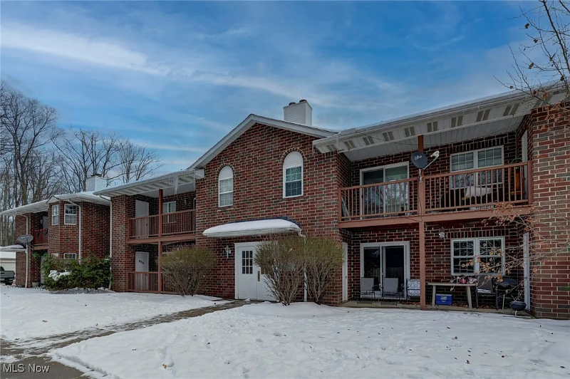 Broadview Heights Condo: 1200 Tollis Pkwy