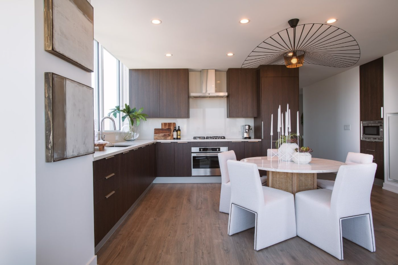 Chicago Condo: 188 W Hill St