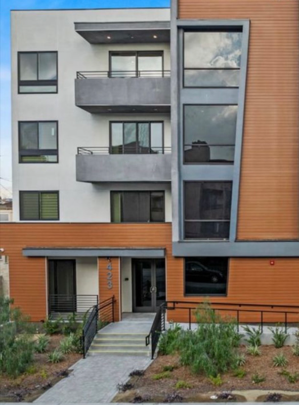 Glendale Condo: 423 Oak St