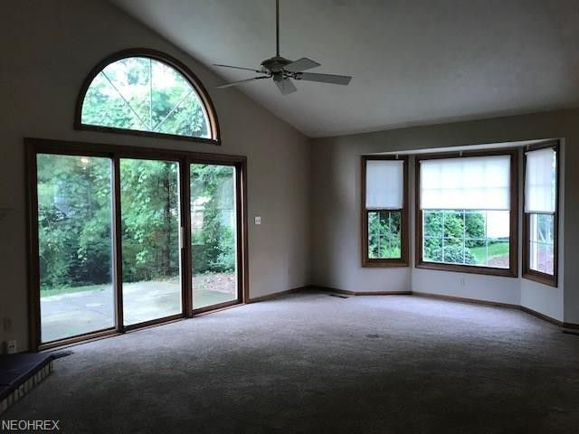 STRONGSVILLE Townhome: 19316 Bradford Court