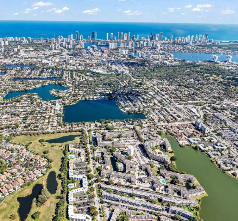 NORTH MIAMI BEACH Condo: 1401 NE 191 ST