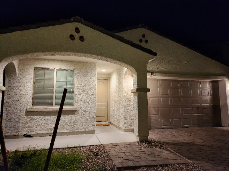 Glendale House: 8948 W Colter St