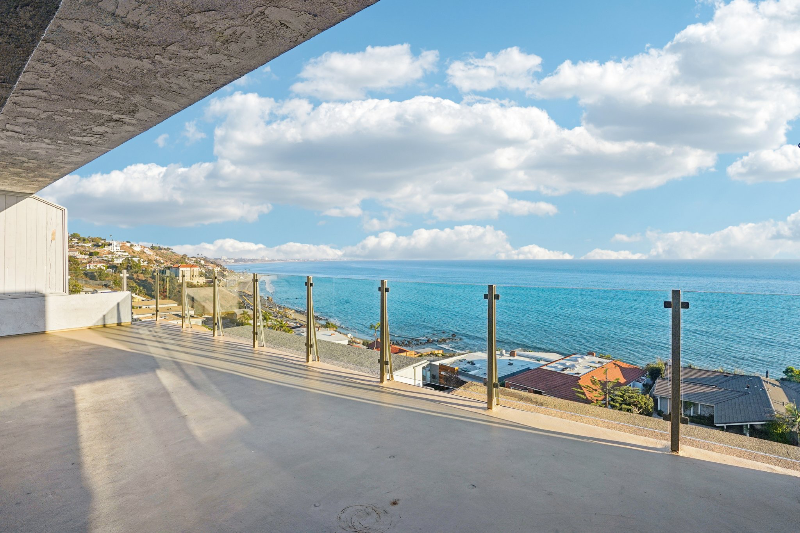 Malibu Condo: 18203 Coastline Dr