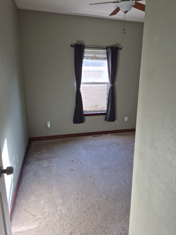 Salem House: 1341 Ranier Loop NW,