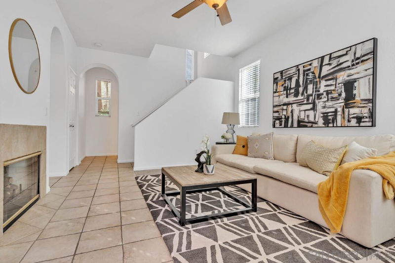 El Cajon House: 916 Teatro Cir