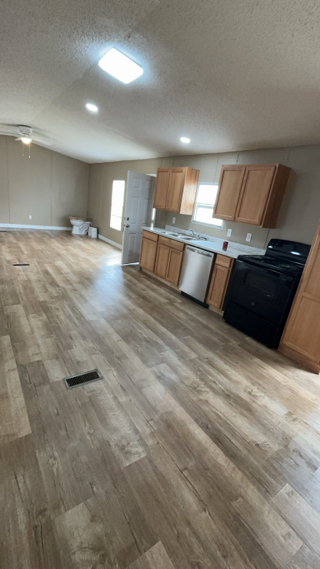 Searcy Other: 1716 E Market Ave