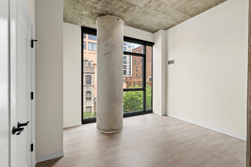 Chicago Condo: 147 W Huron St