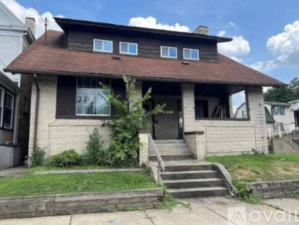 McKees Rocks House: 500 Marwood Ave