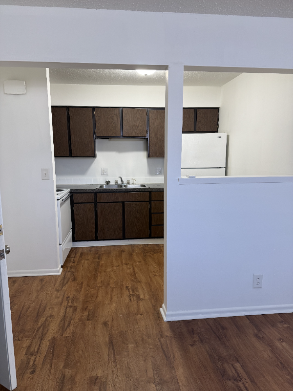 Ankeny House: 310 NW Chapel