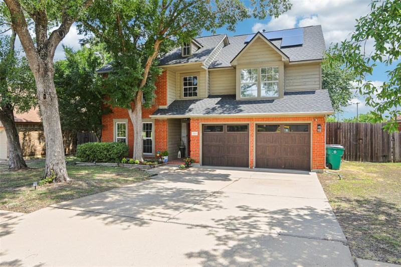 Pflugerville House: 705 Canyon Bend
