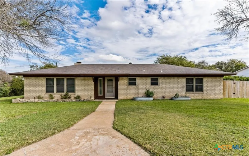 Copperas Cove House: 613 Cedar Drive