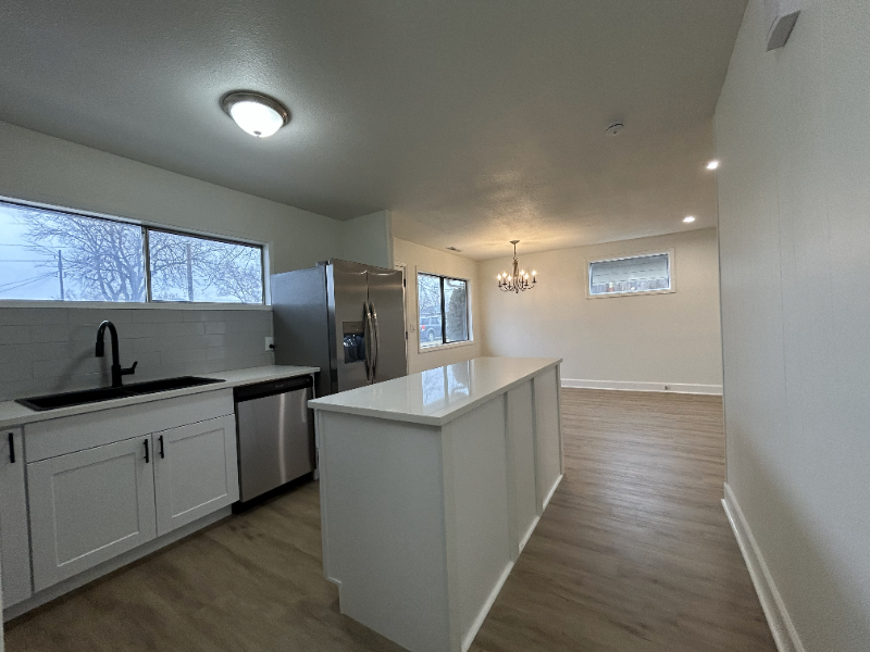 Richland House: 2407 Duportail St