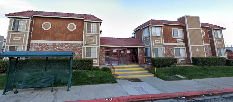 Palmdale Apartment: 38719/38729 10TH ST.