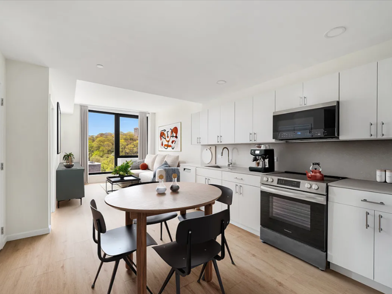 New York Apartment: 4778 BROADWAY