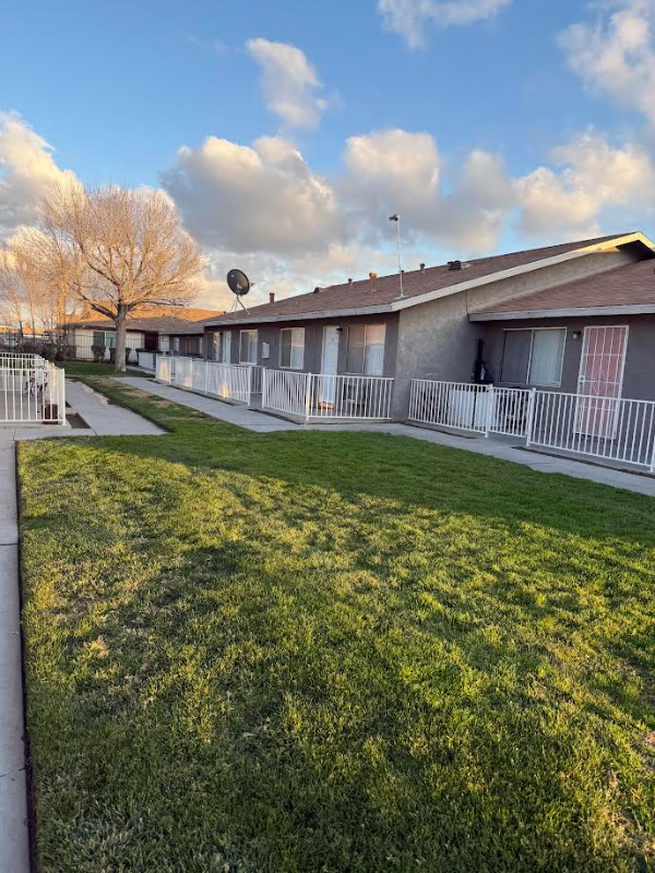 adelanto Apartment: 18335 Montezuma st