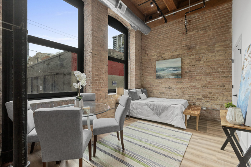 Chicago Condo: 158 W Ohio St