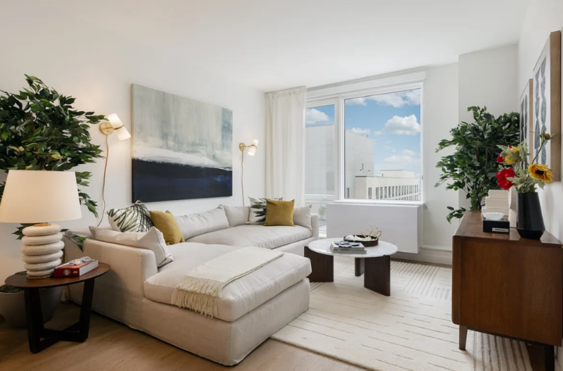 New York Apartment: 405 west 206th street