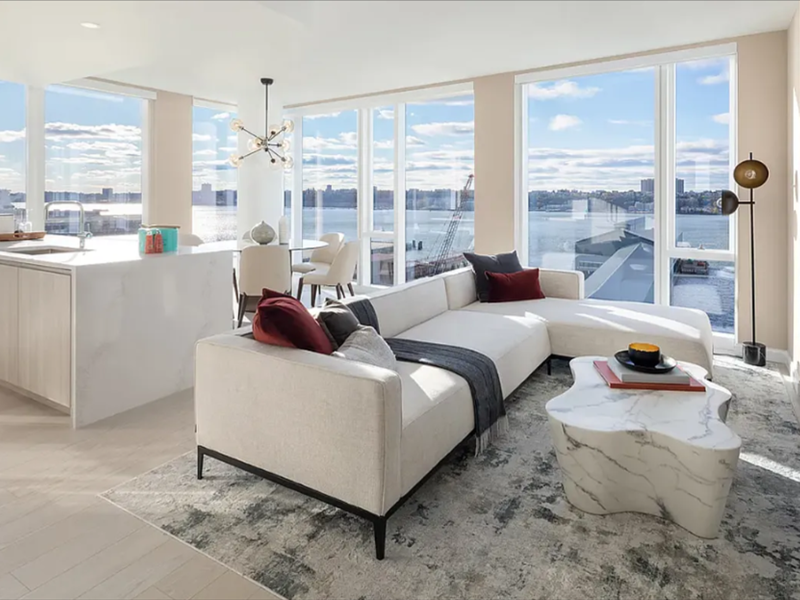 New York Apartment: 400 west 61 street