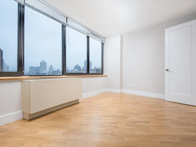 New York Apartment: 175 east 96th street