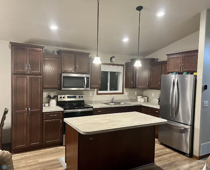 West Fargo House: 2737 10th St W