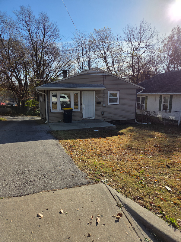 Kansas City House: 5907 Jackson Ave