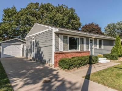 Ames House: 617 Barr Dr,